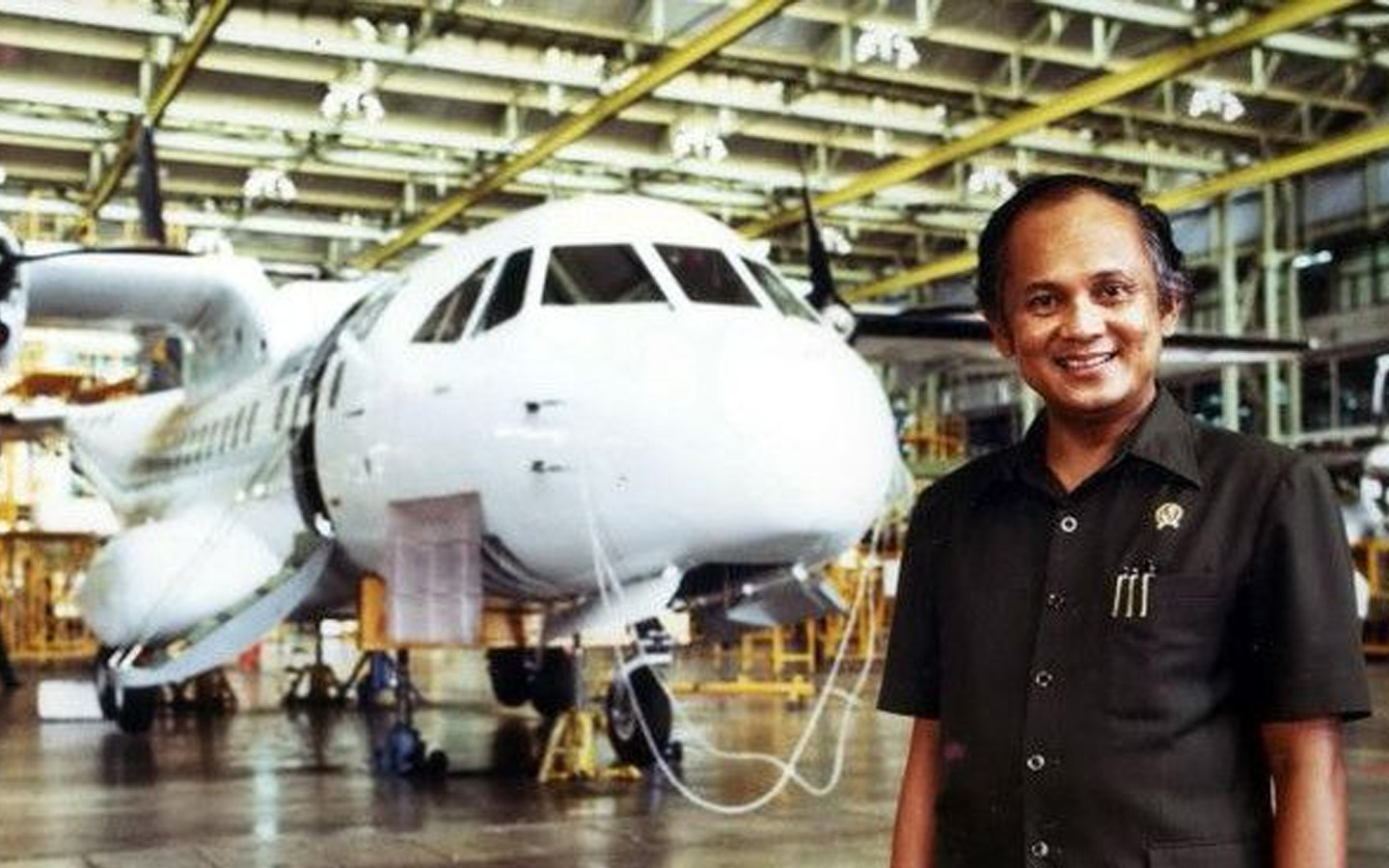 Pesawat CN235 & BJ Habibie