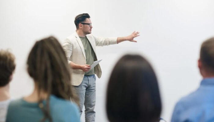 Pendidikan Era Disrupsi: Adaptasi dan Inovasi