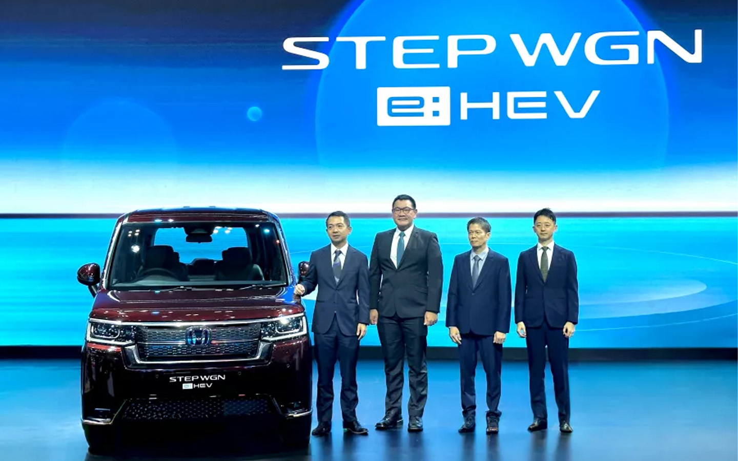 Step WGN e-HEV 2025 2